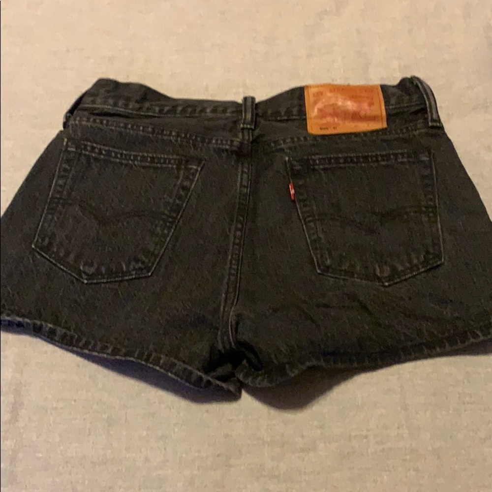 Levi’s - Picture 2 of 3